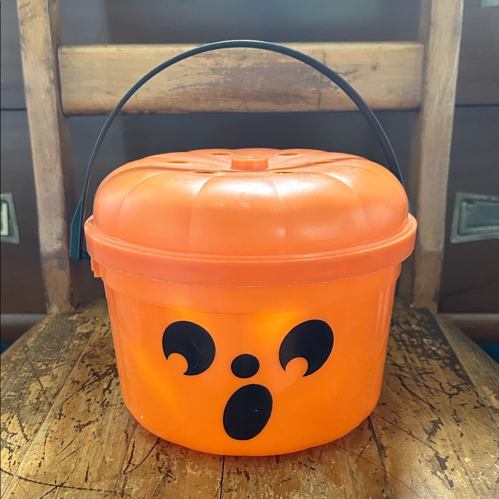 1986 Vintage McDonald's Bright Orange McBoo Happy Meal Treat Bucket